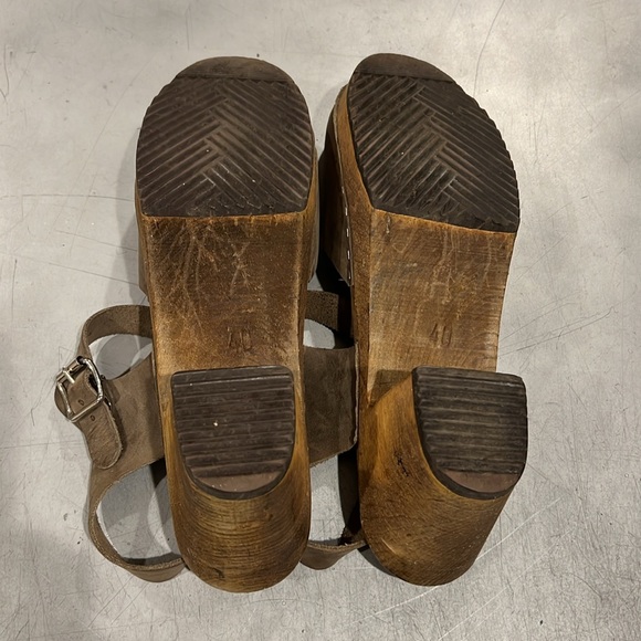Lotta From Stockholm Highwood Taupe Clogs in Oiled Nubuck Leather - Picture 5 of 8